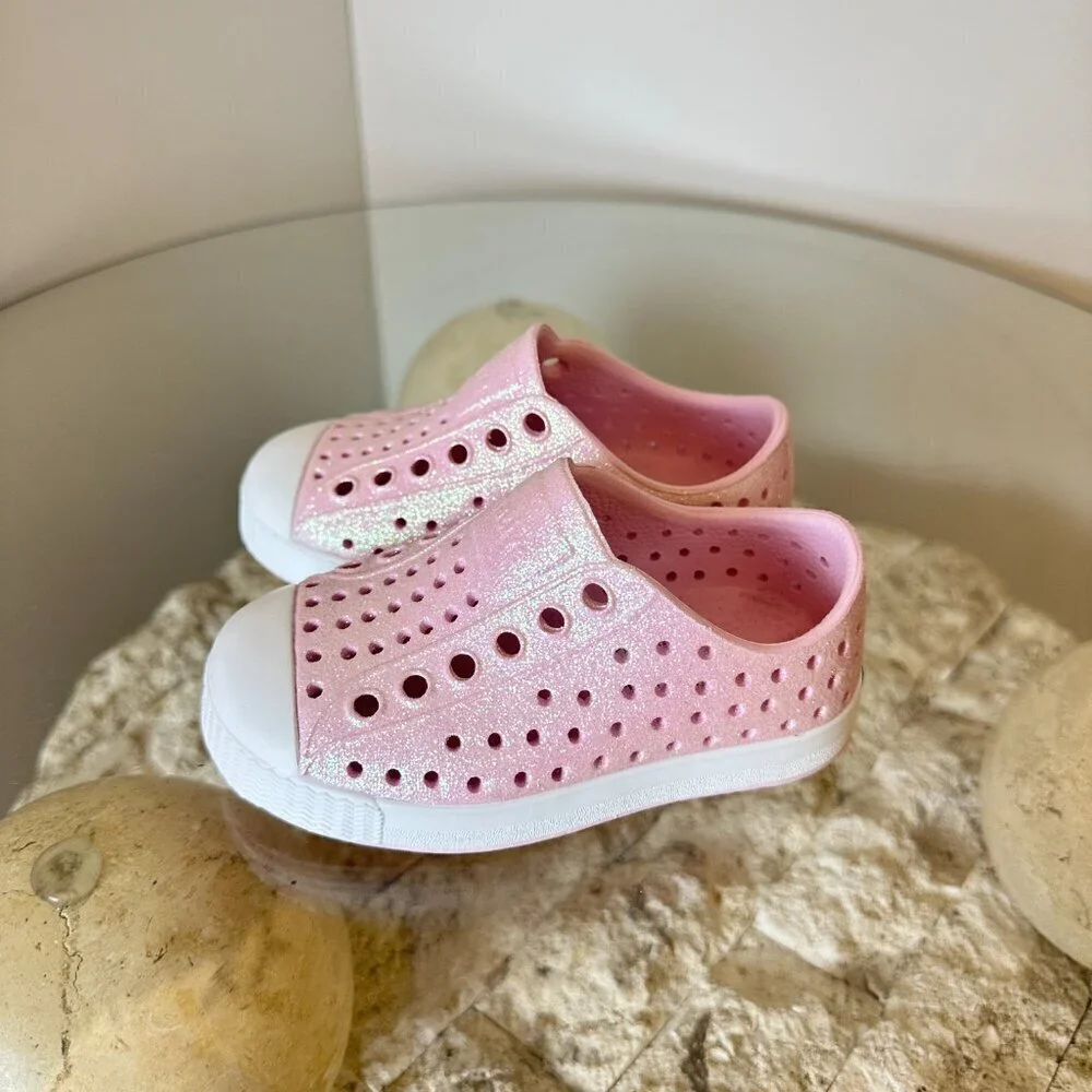 NATIVE Shoes Kids' Jefferson Bling Slip-On Sneaker in Barely Pink Bling/ White